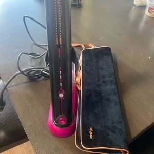Dyson corral straightener